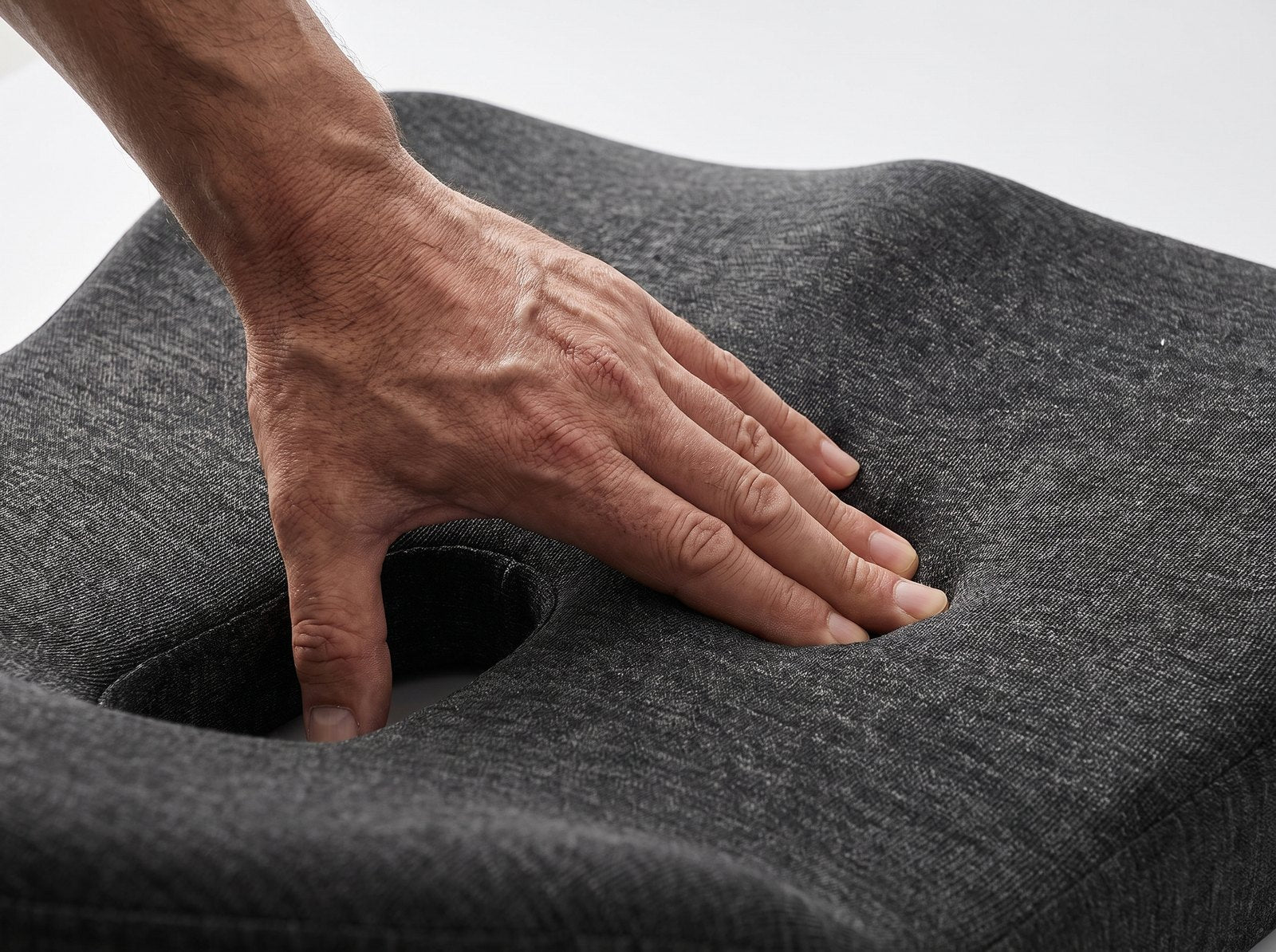 High-density knit detail of the Ardora Contour